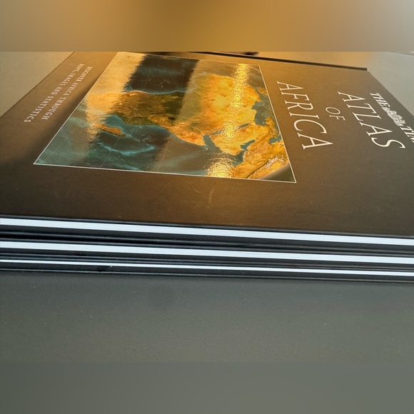 The times atlas of the world volume 2,3,4 hard copy - Picture 3 of 5